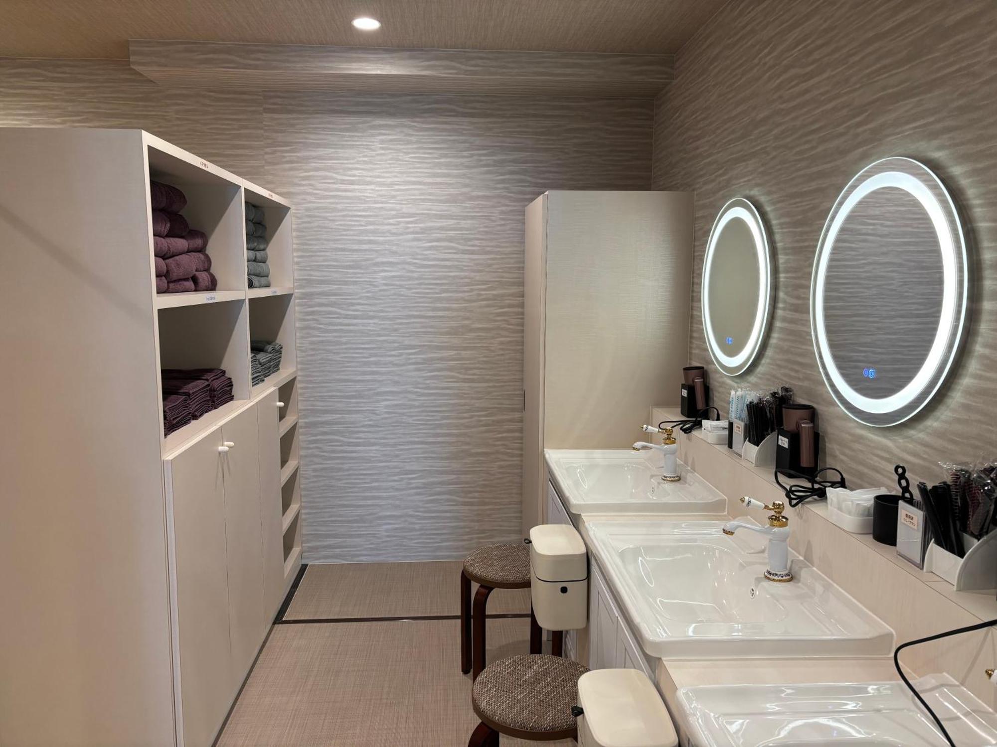 Capsule Hotel Нагасаки Экстерьер фото