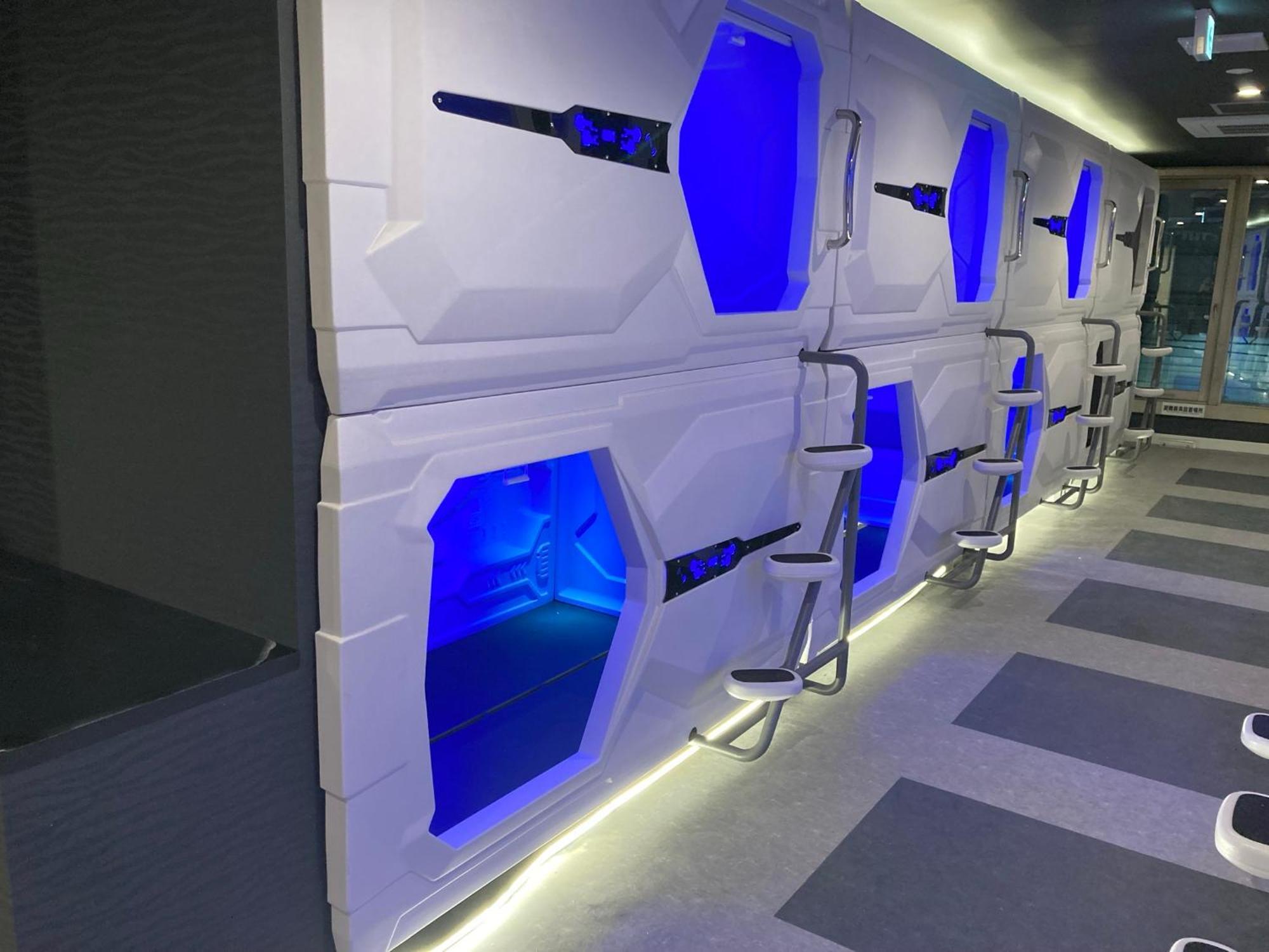 Capsule Hotel Нагасаки Экстерьер фото
